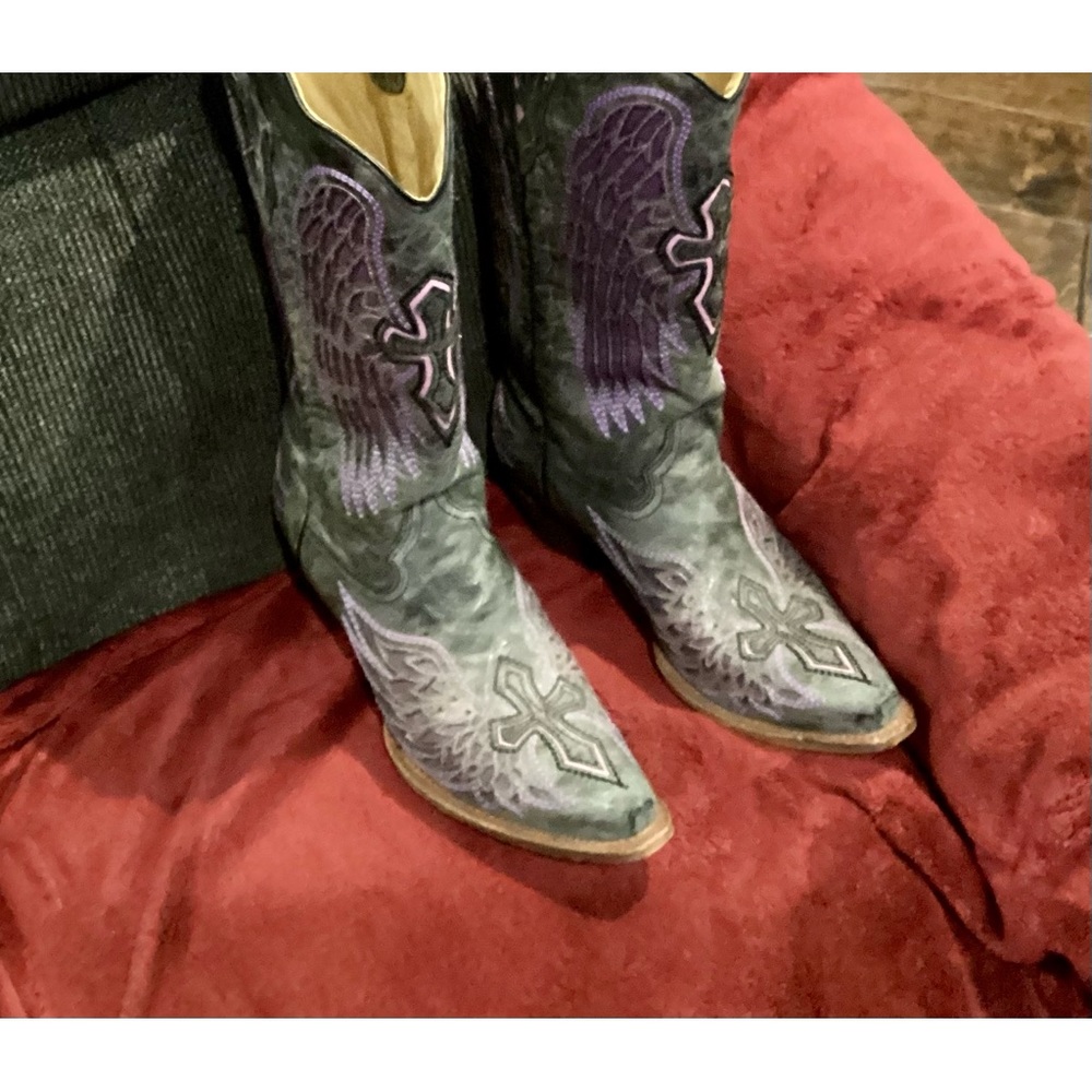 Coral Vintage Shortie Boots size 10